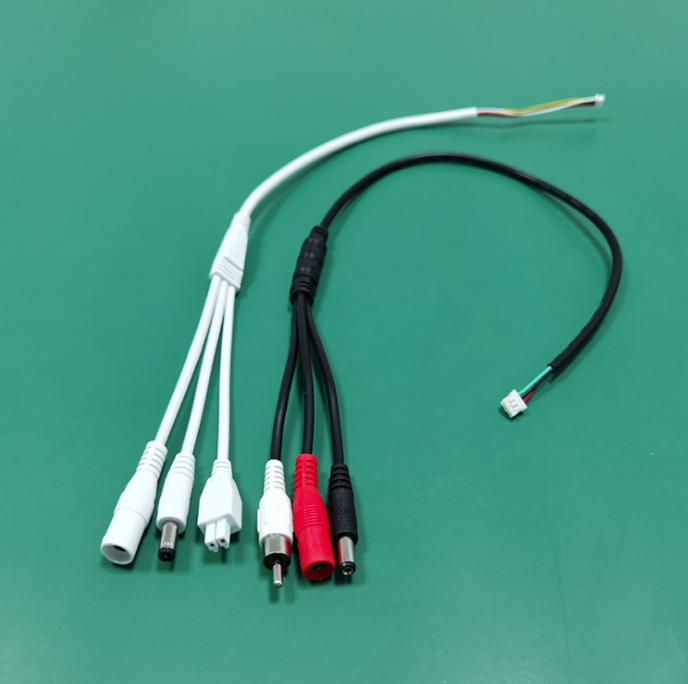 三芯一拖三音视频连接线 
